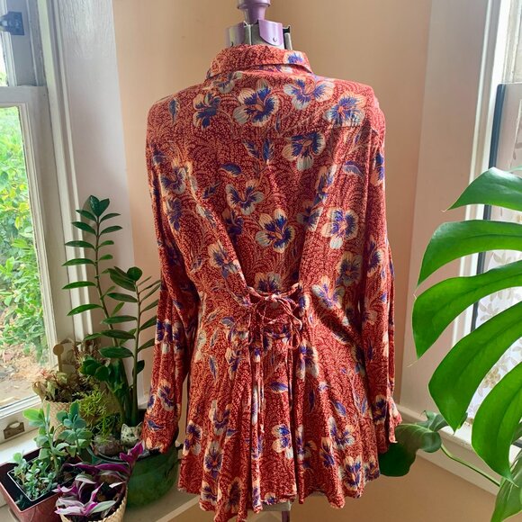 LOLA P. Sz L Floral Print Button Up Shirt Hi-Low Hem Lace Up Back Boho Western - Picture 4 of 6